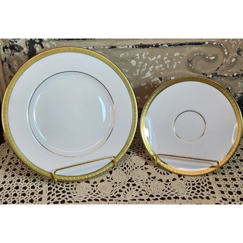 Royal Doulton Bone China Royal Gold Pattern Replacement Saucer & Salad Plate